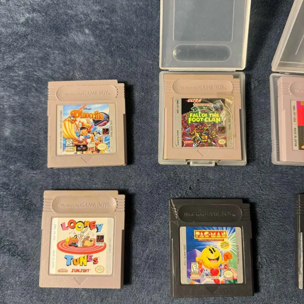 Lot of 8 Nintendo Game Boy  Games including Tetris DX and Pac-Man